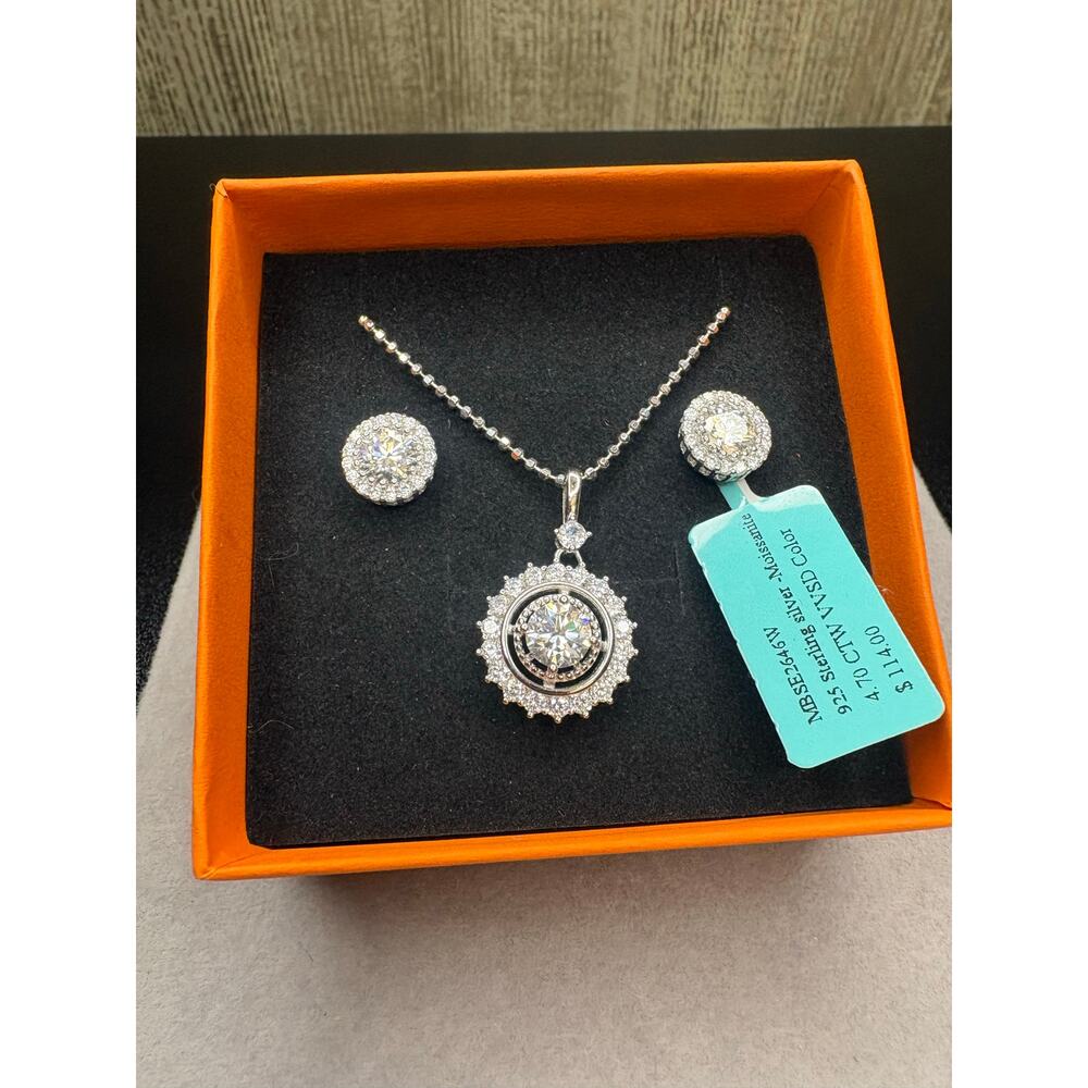 21" Necklace & earring set in 925 Silver, 8+ct of Moissanite